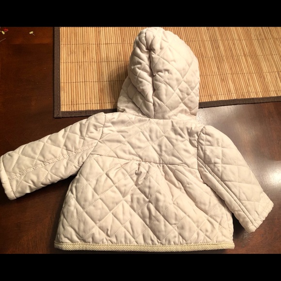 0-6 mnths Baby GAP Cream Quilted Coat with Hood - Picture 4 of 4